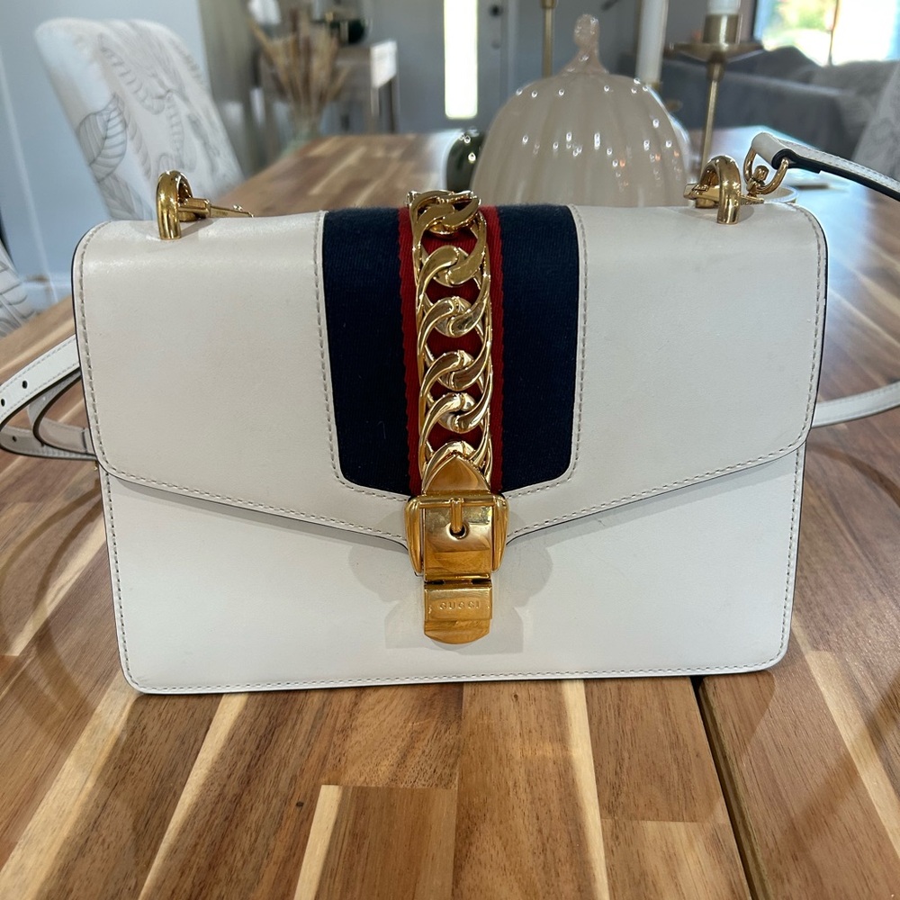 BEAUTIFUL GUCCI BAG USED TWICE
